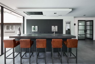 Keuken in moderne woonboerderij in Huizen Keuken in moderne woonboerderij in Huizen