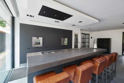 Keuken in moderne woonboerderij in Huizen Keuken in moderne woonboerderij in Huizen