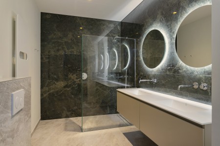 Moderne badkamer Baarn