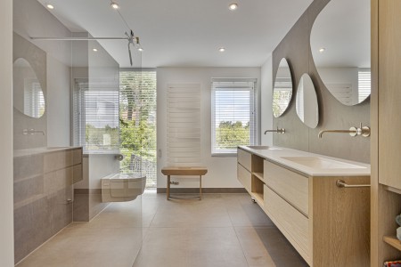 Moderne badkamer Nederhorst den Berg 2024
